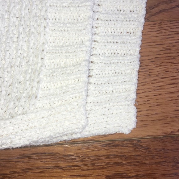 White knit sweater from forever 21 - Picture 3 of 5
